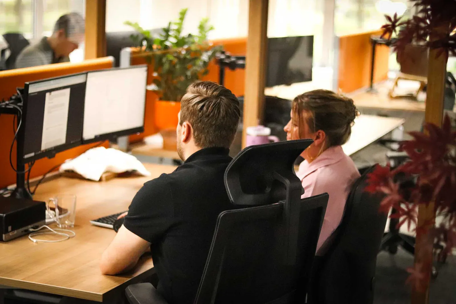Videovergadering met een collega bij MarketingConcurrent